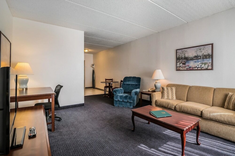Фото Quality Inn & Suites Albany Airport