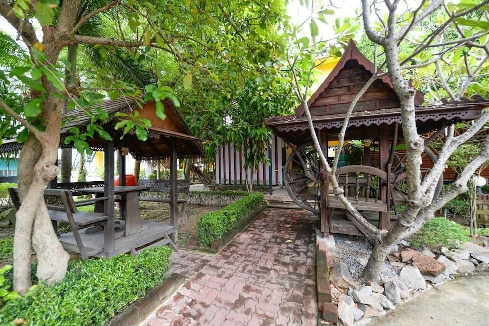 Фото отеля 2