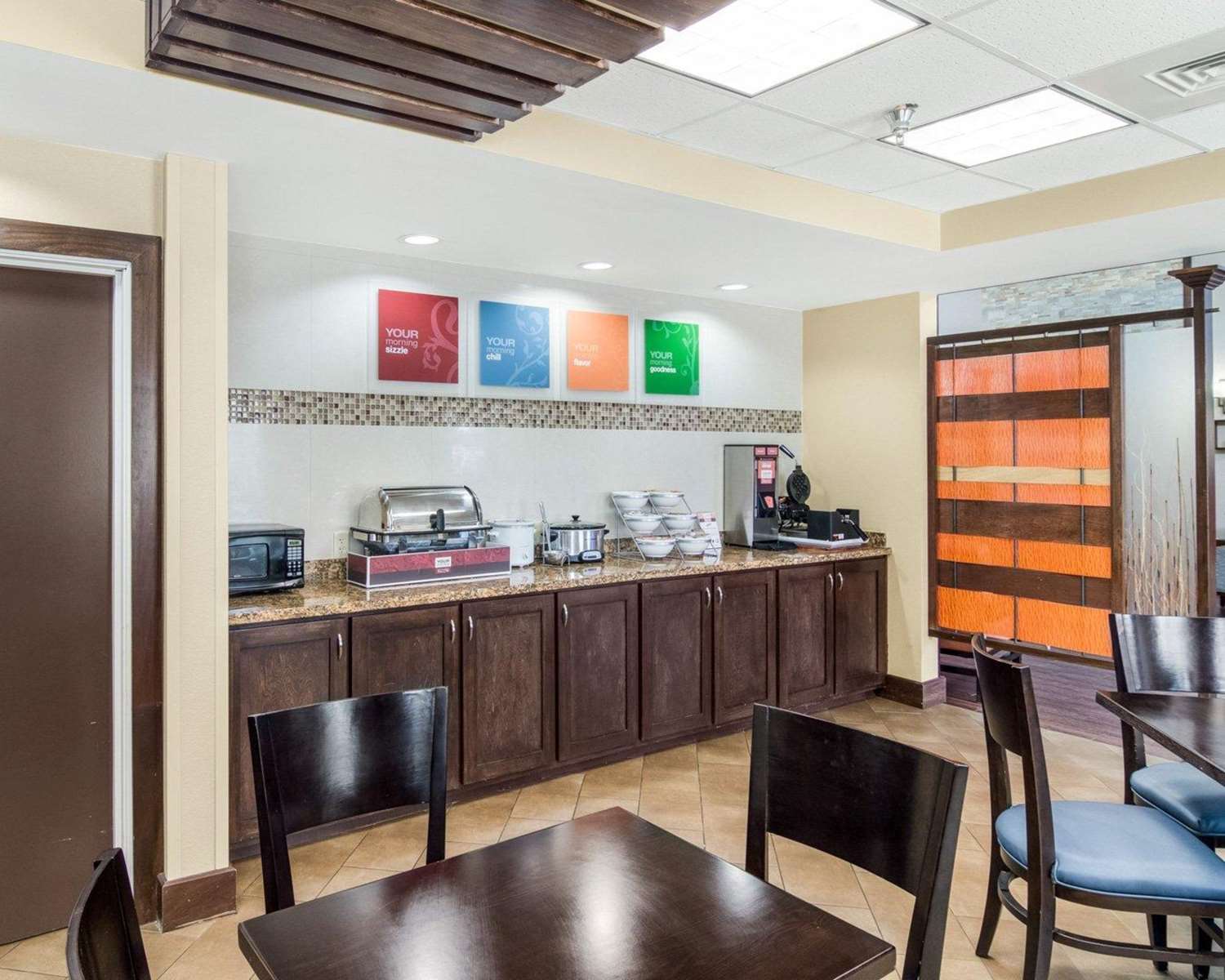 Фото Comfort Suites Odessa