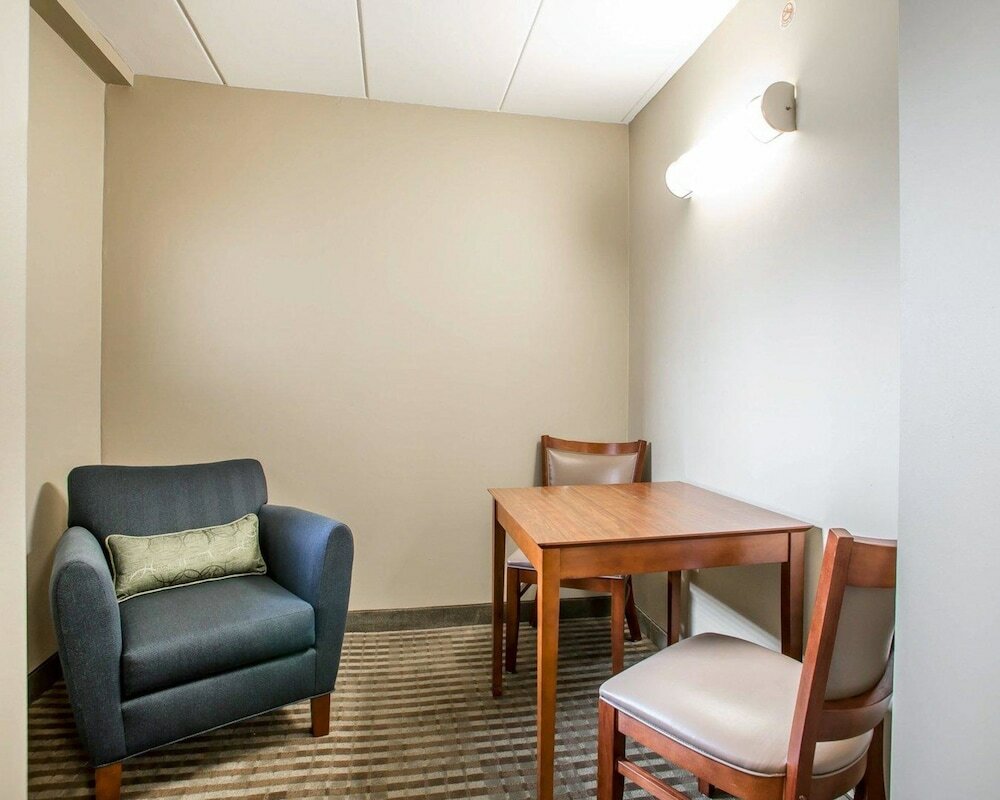 Фото Comfort Inn Hammond I-94