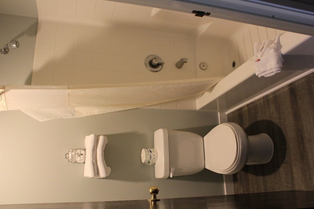 Фото Days Inn by Wyndham Seatac Airport