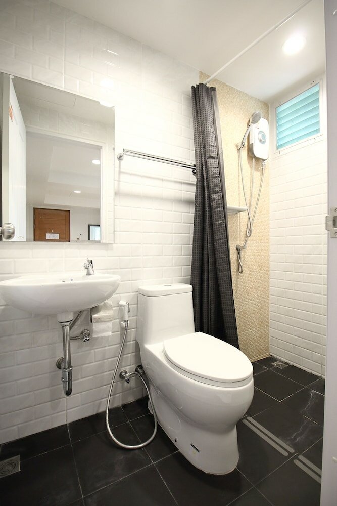 Фото Super Oyo 483 Pannee Hotel Khaosan