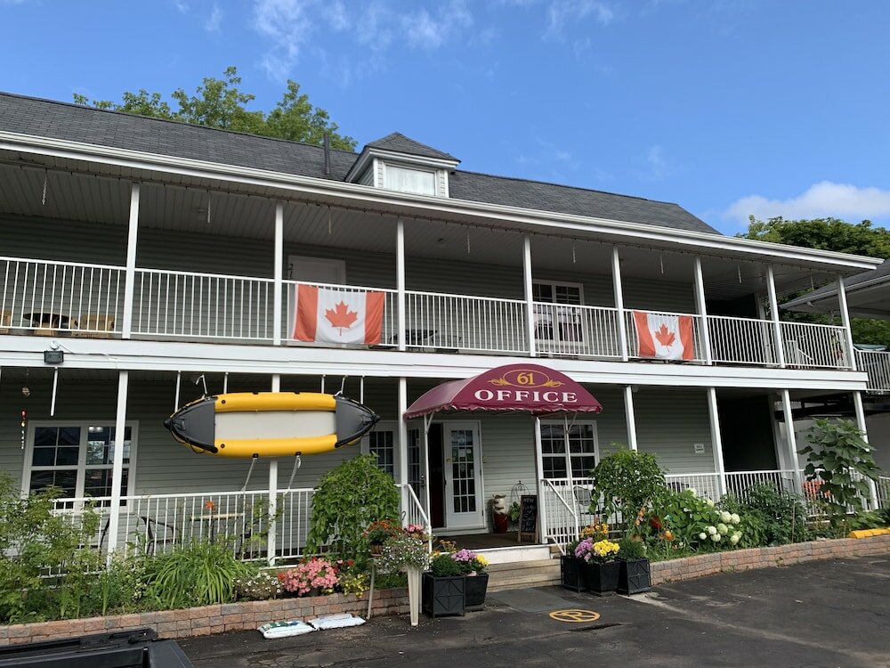 Фото Midtown Motel & Suites