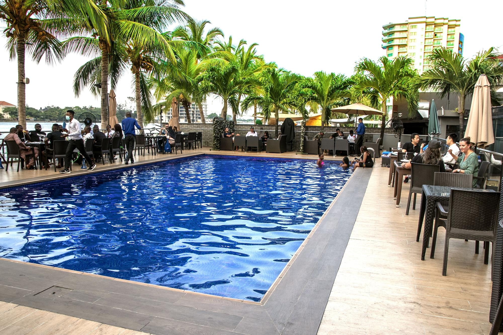 Фото Maroko Bayshore Suites