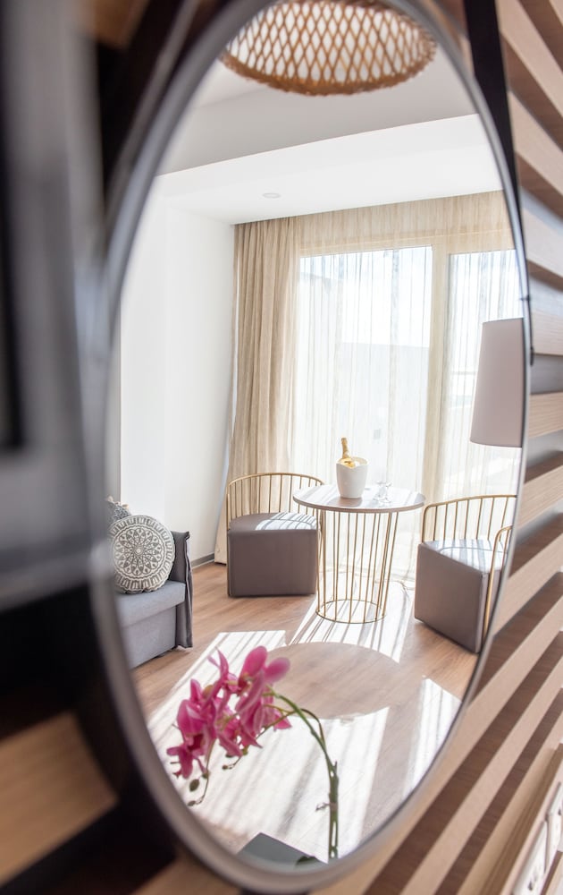 Фото Pierre Anne Beach Hotel