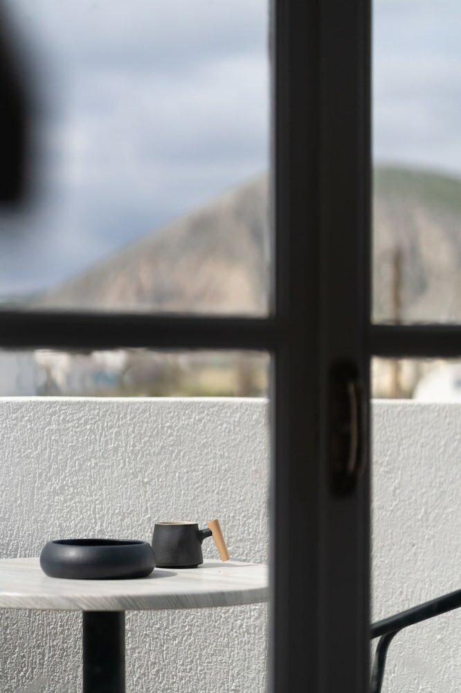 Фото White Lily - Adults Only 16 plus