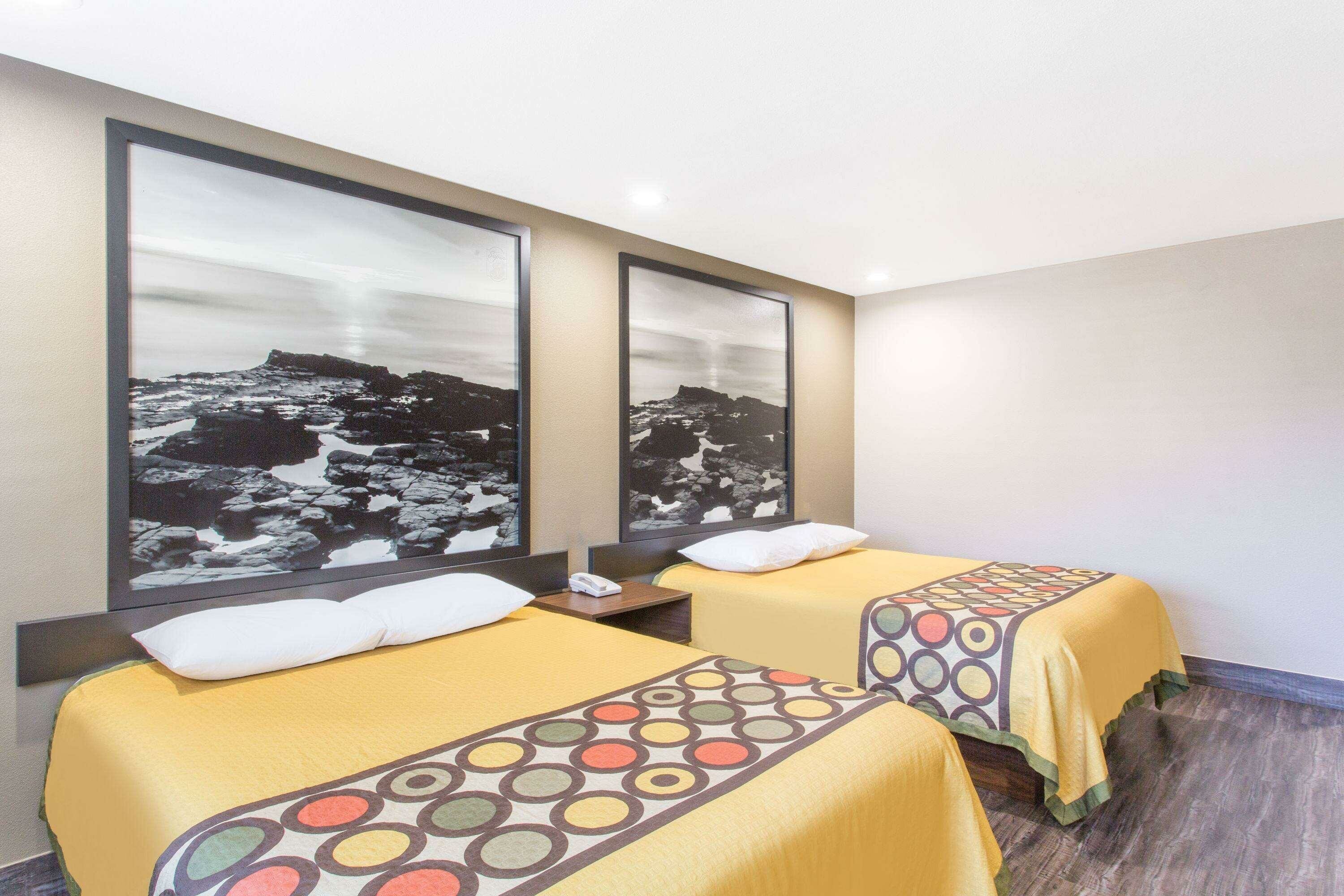 Фото Super 8 by Wyndham National City Chula Vista