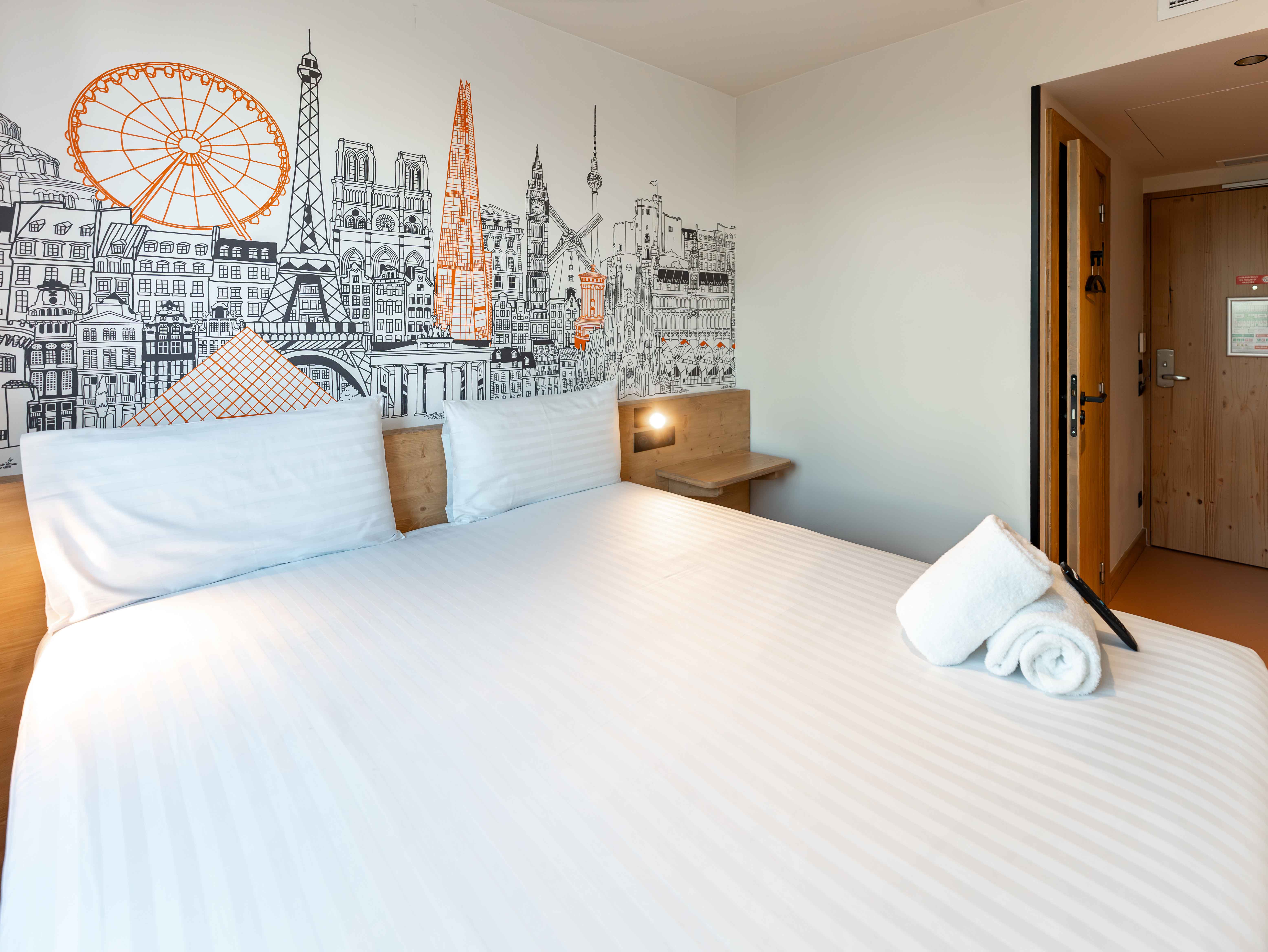 Фото EasyHotel Barcelona La Sagrera