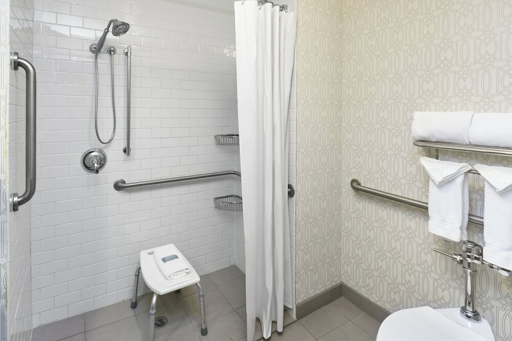 Фото Holiday Inn Express Chicago - Magnificent Mile, an Ihg Hotel