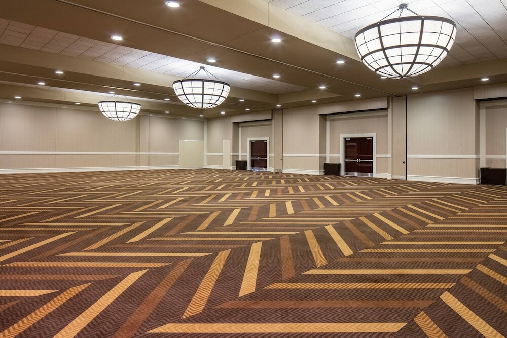 Фото Sheraton Overland Park Hotel at the Convention Center