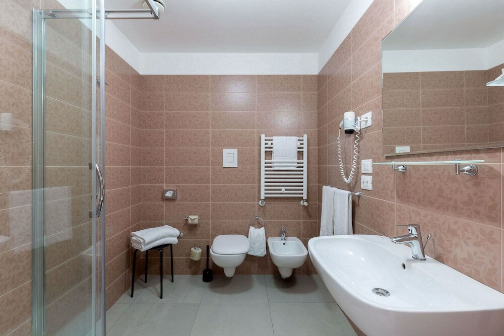 Фото Hotel Cristina