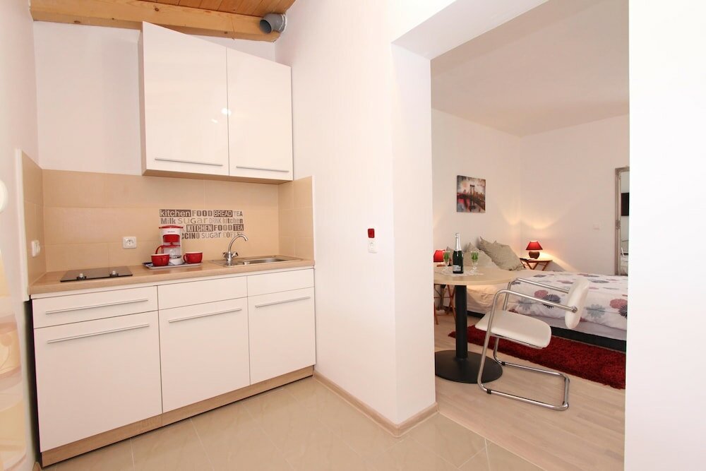 Фото Rooms and apartments Sally