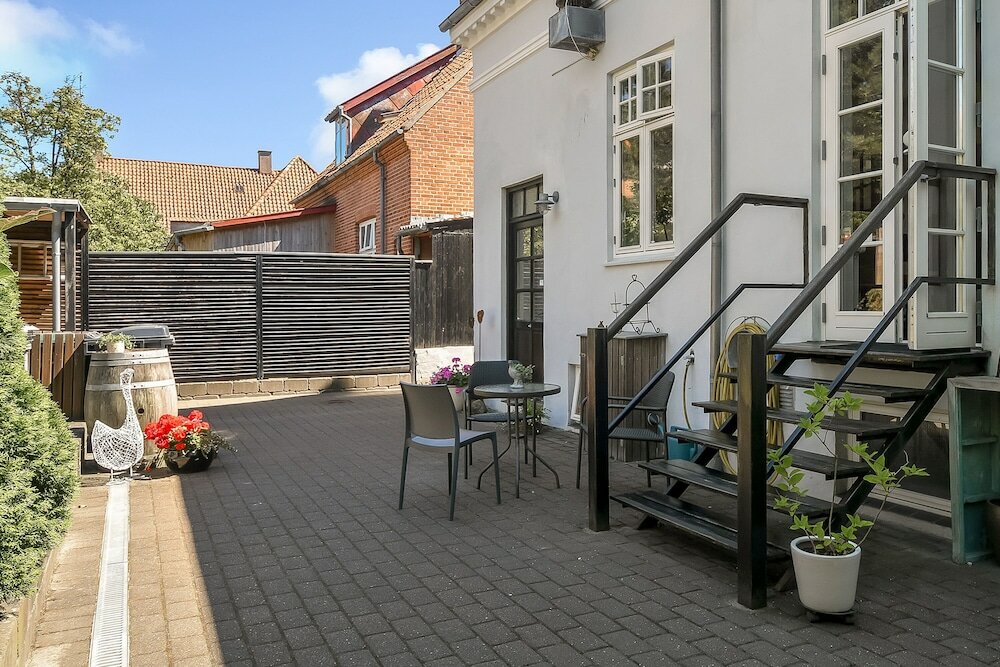 Фото Sweethome Guesthouse