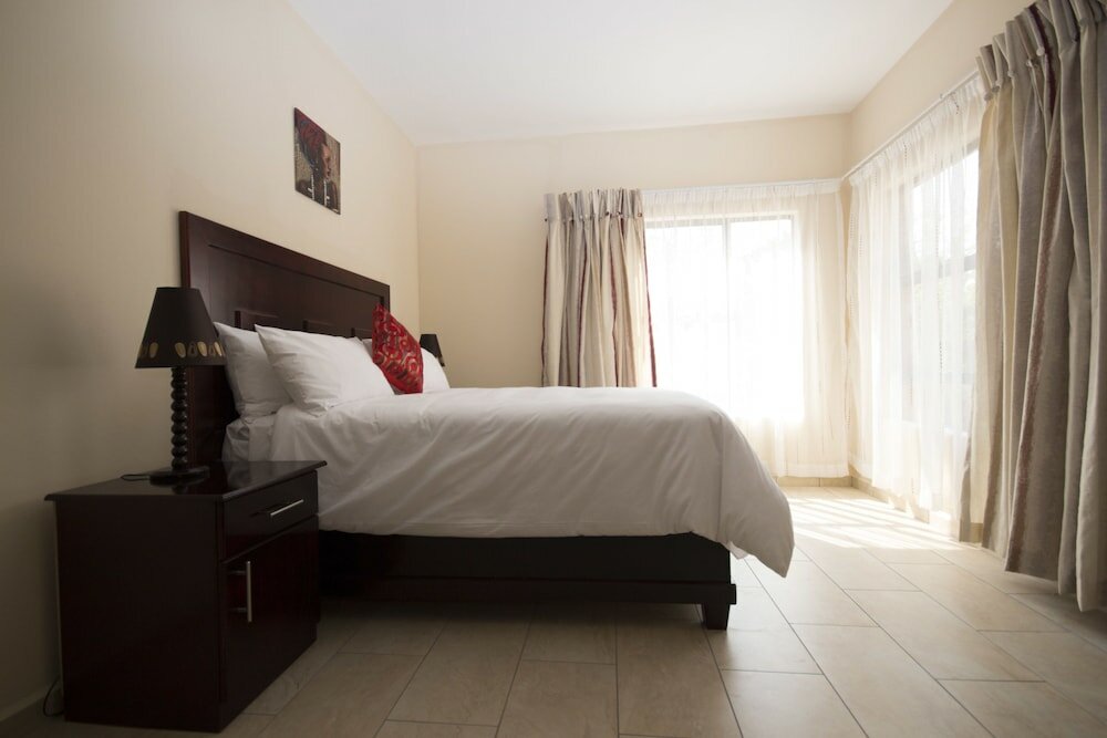 Фото Khamanzi Lodge and Tours