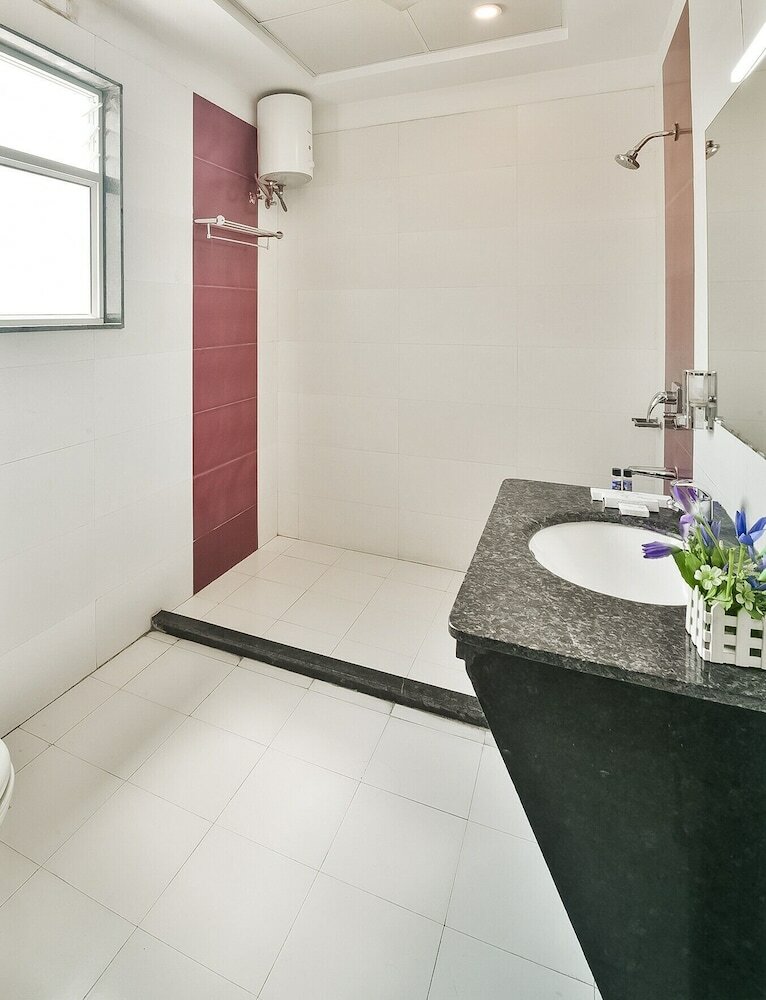 Фото Hotel Flowers Inn