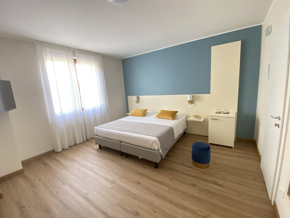 Фото Hotel al Sole Bardolino