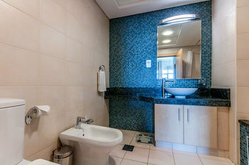 Фото Bespoke Residences - Shoreline Al Nabat