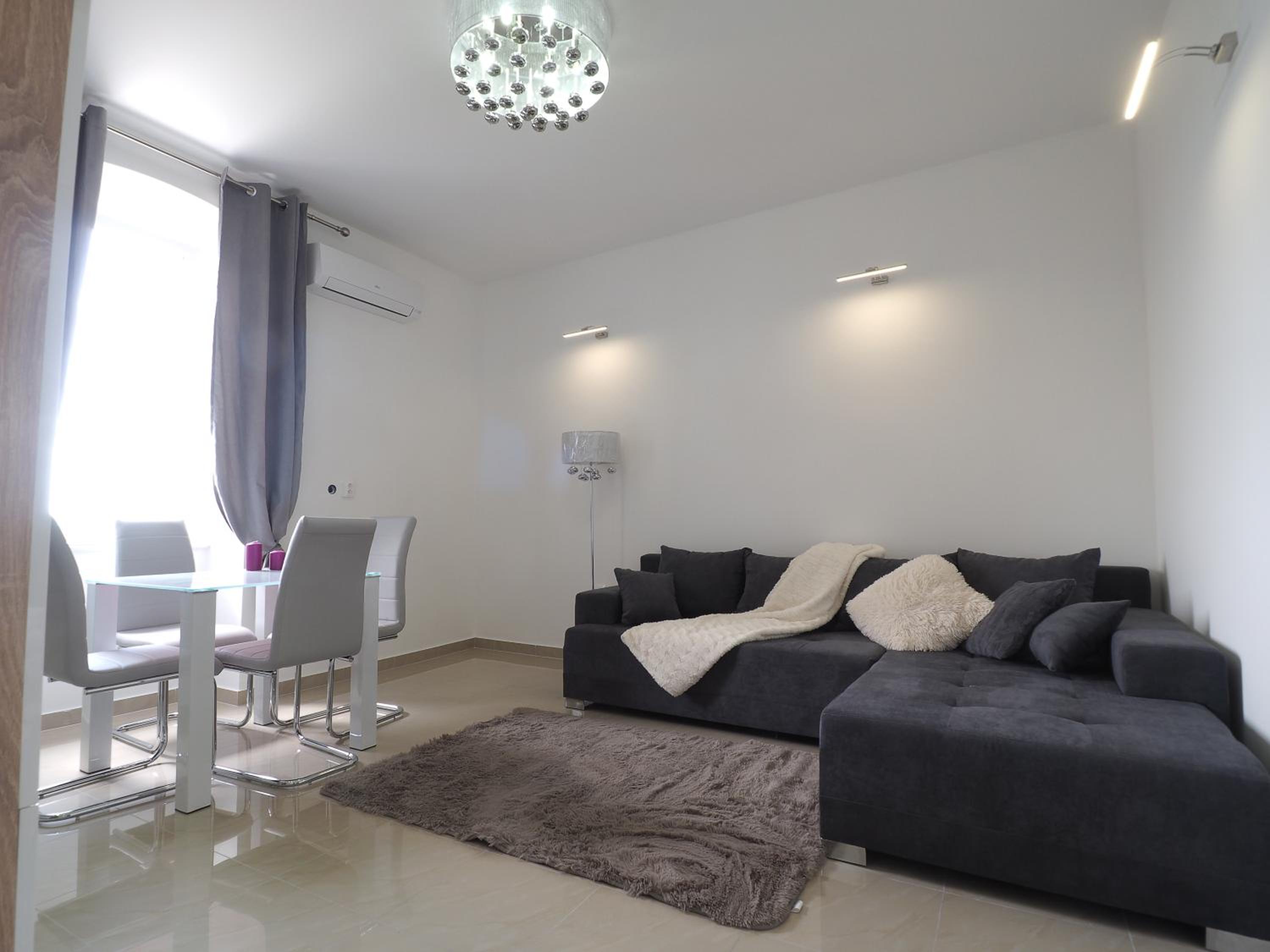 Фото Captain Emo City Apartments