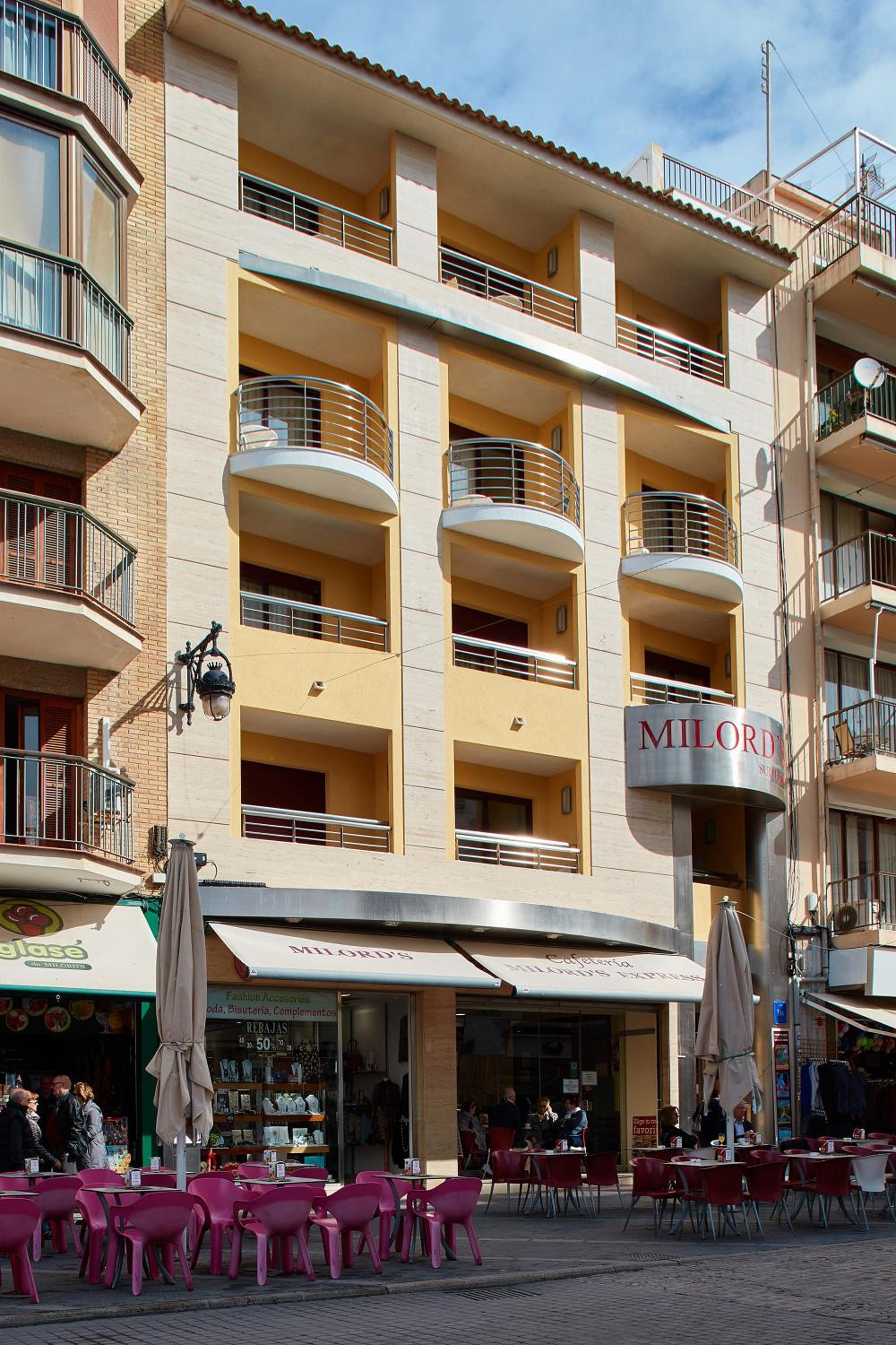 Фото Aparthotel Milord's Suites