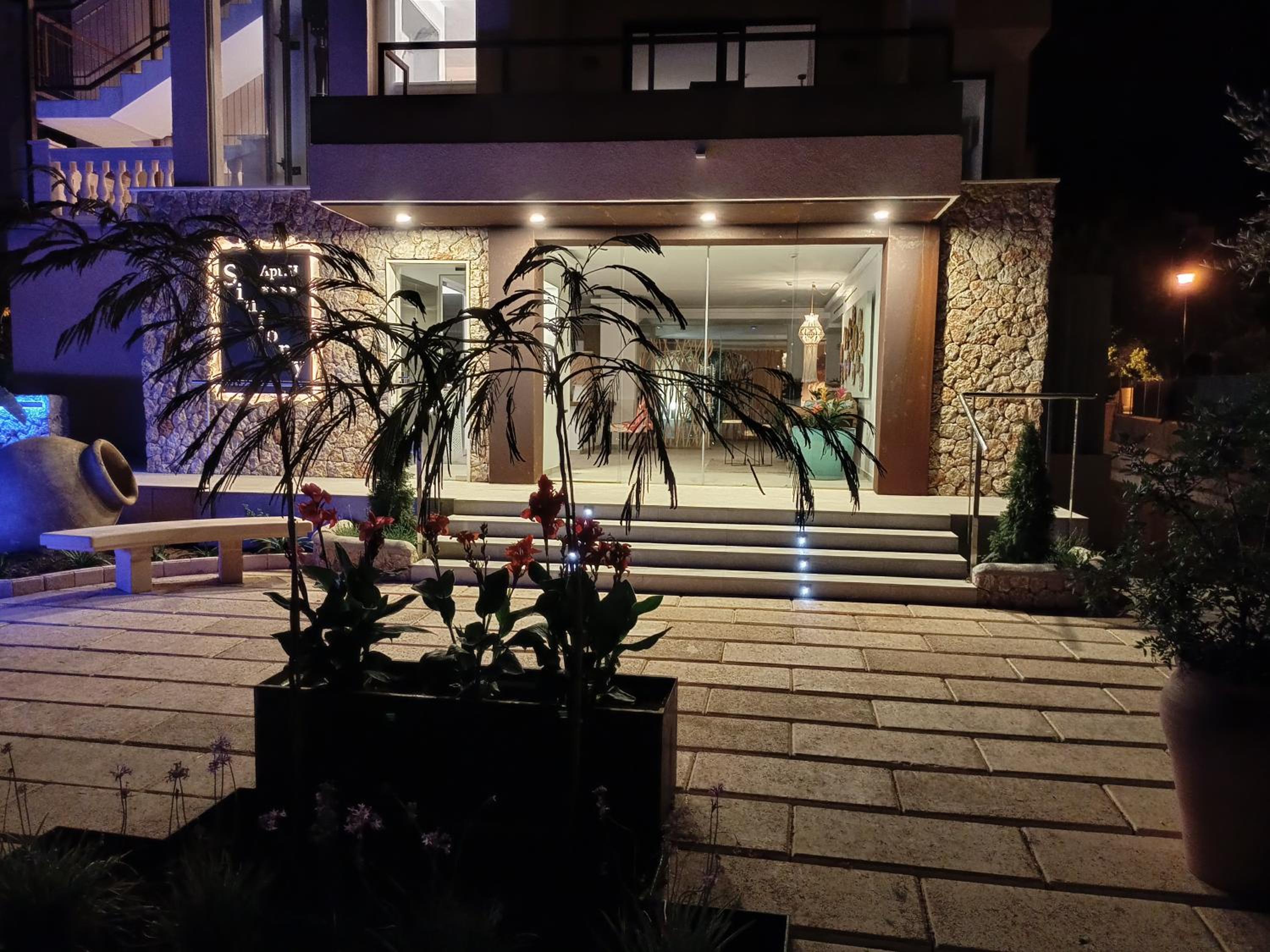 Фото Apartamentos Sinfony