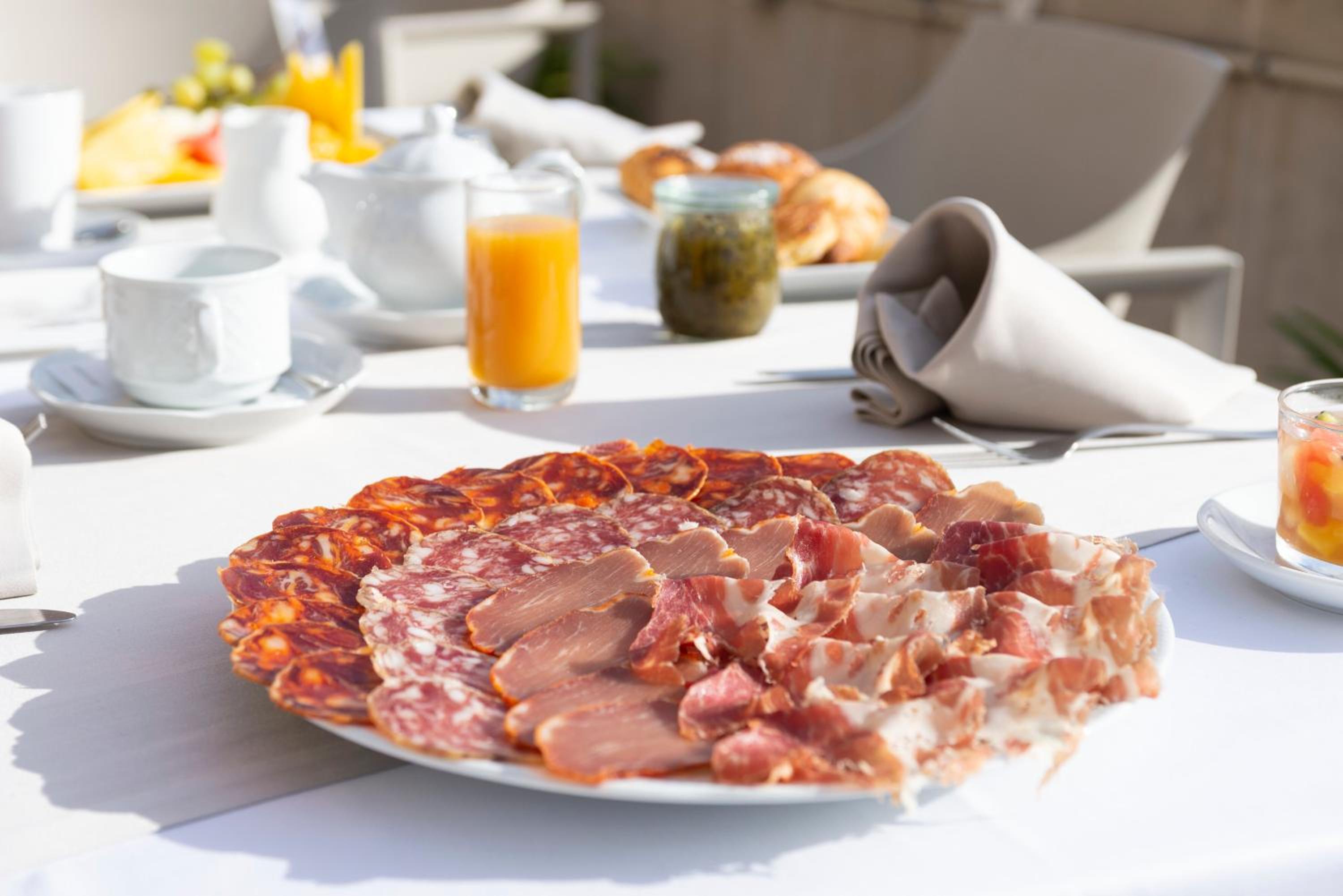 Фото Apartahotel Los Girasoles