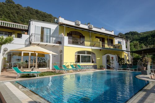 Гостиница Hotel Ape Regina в Искье