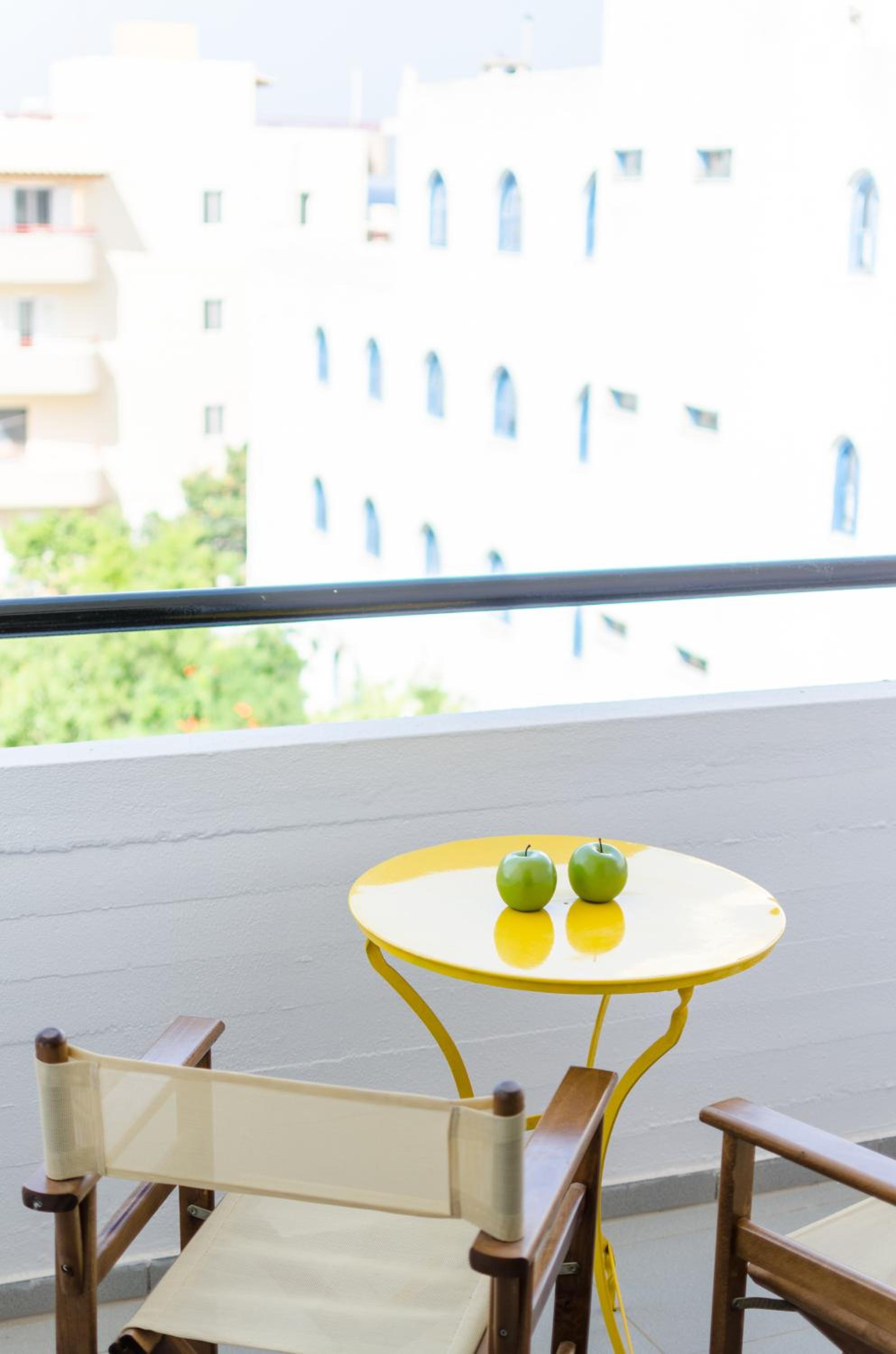 Фото Happiness Apartments