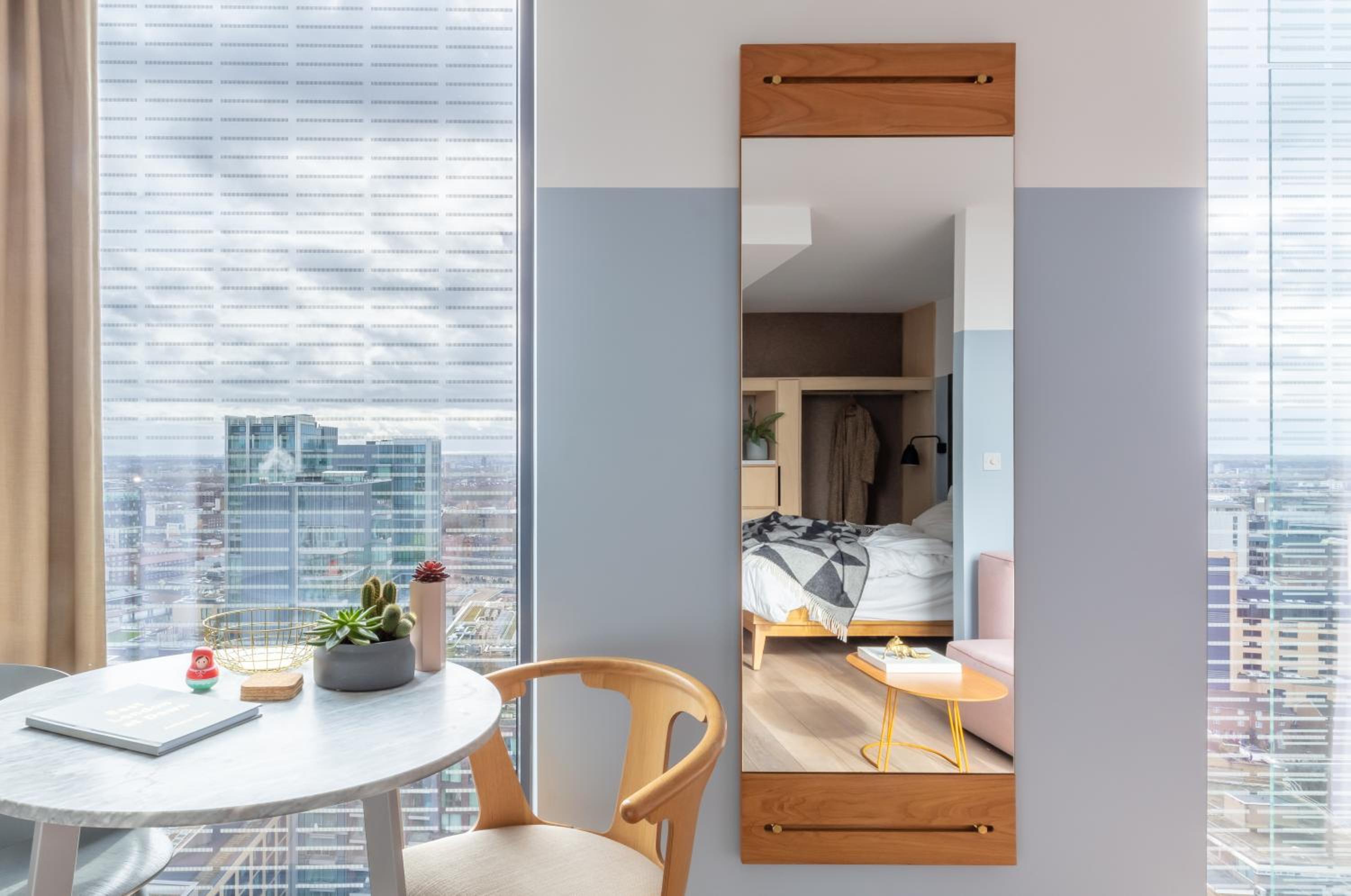 Фото Leman Locke