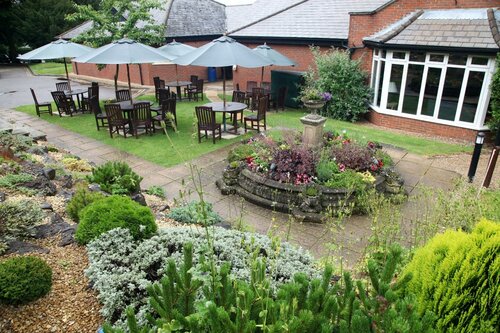 Гостиница The Hog's Back Hotel & SPA Farnham