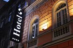 Hotel Story