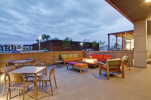 Гостиница Home2 Suites by Hilton Montreal Dorval в Дорвале