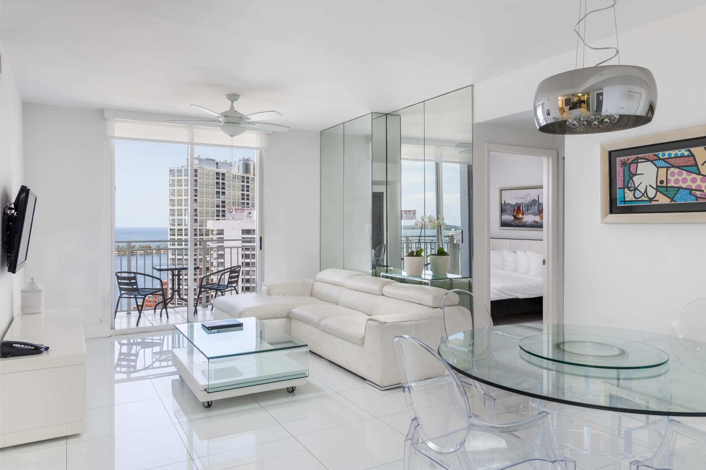 Фото Fortune House Hotel Suites