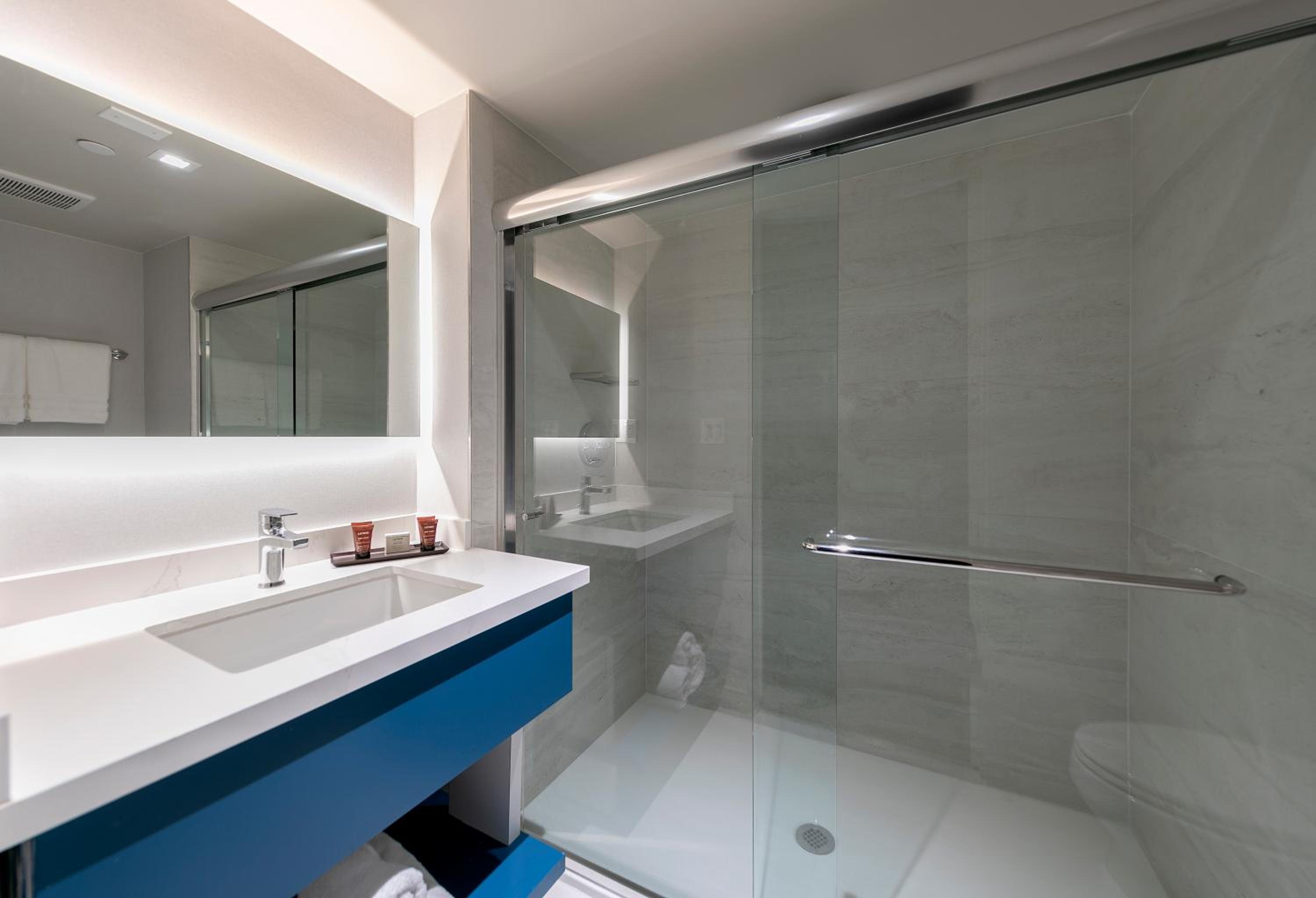 Фото La Jolla Cove Suites