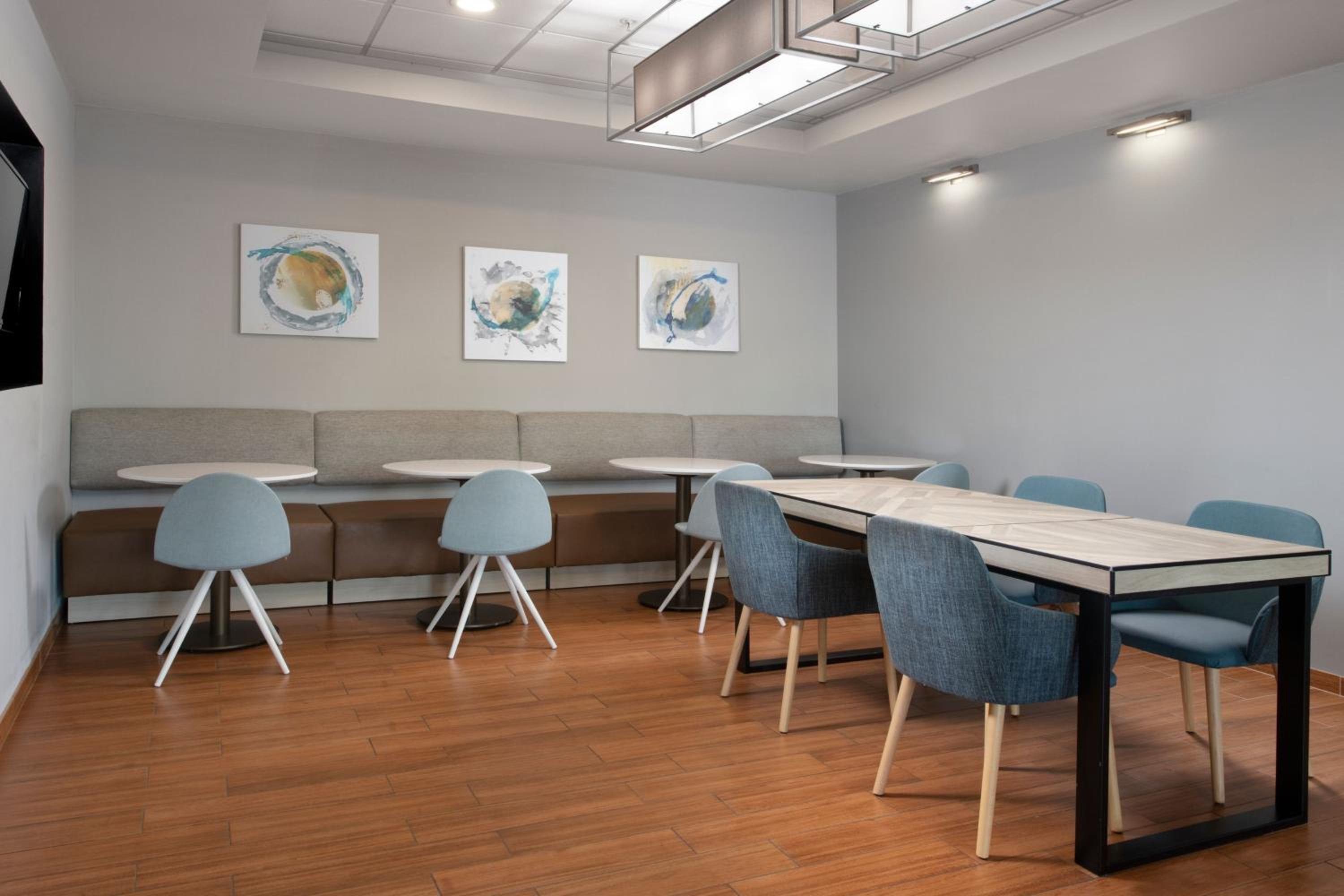 Фото Towneplace Suites Oklahoma City Airport