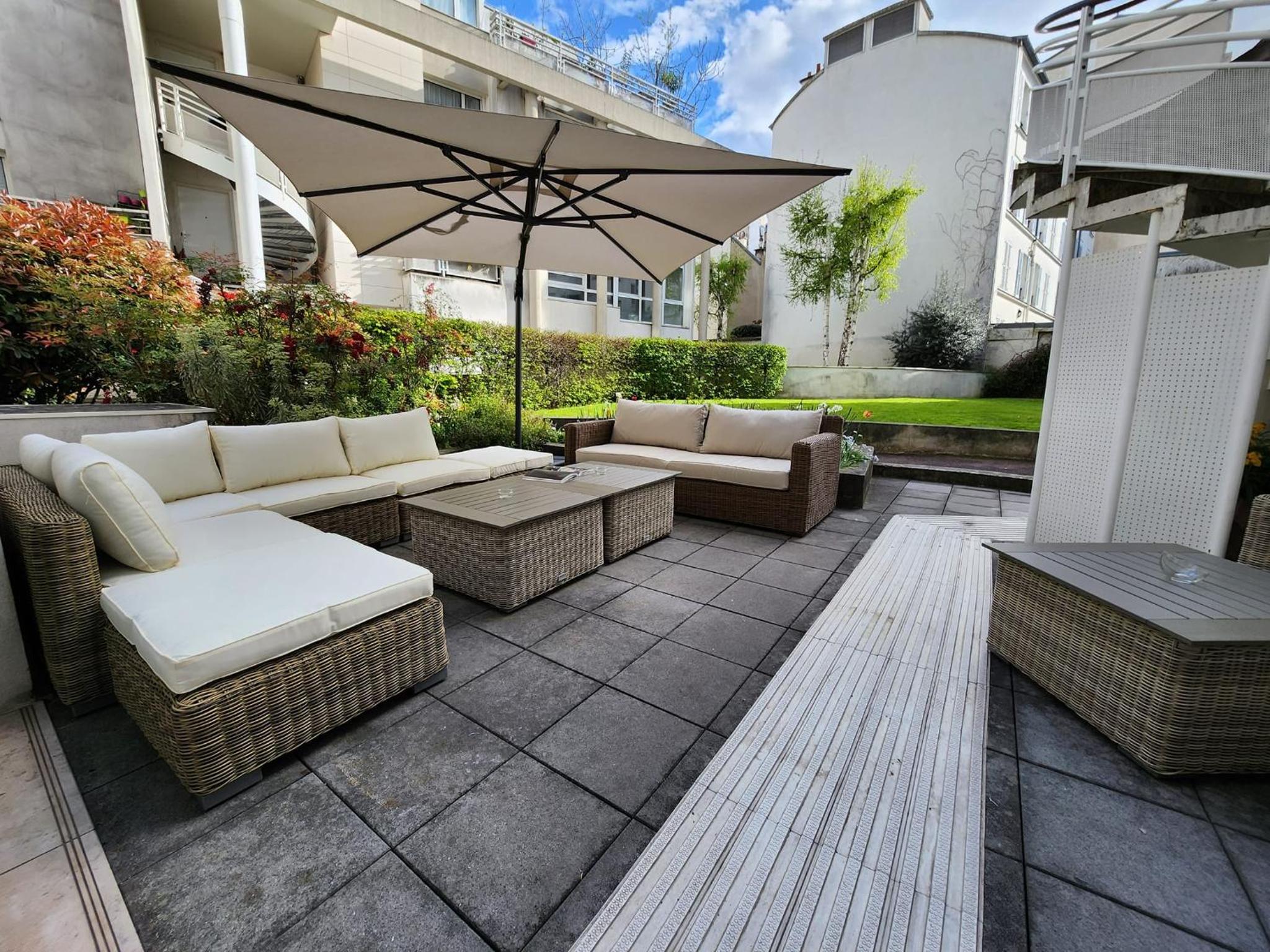 Фото Citadines Tour Eiffel Paris