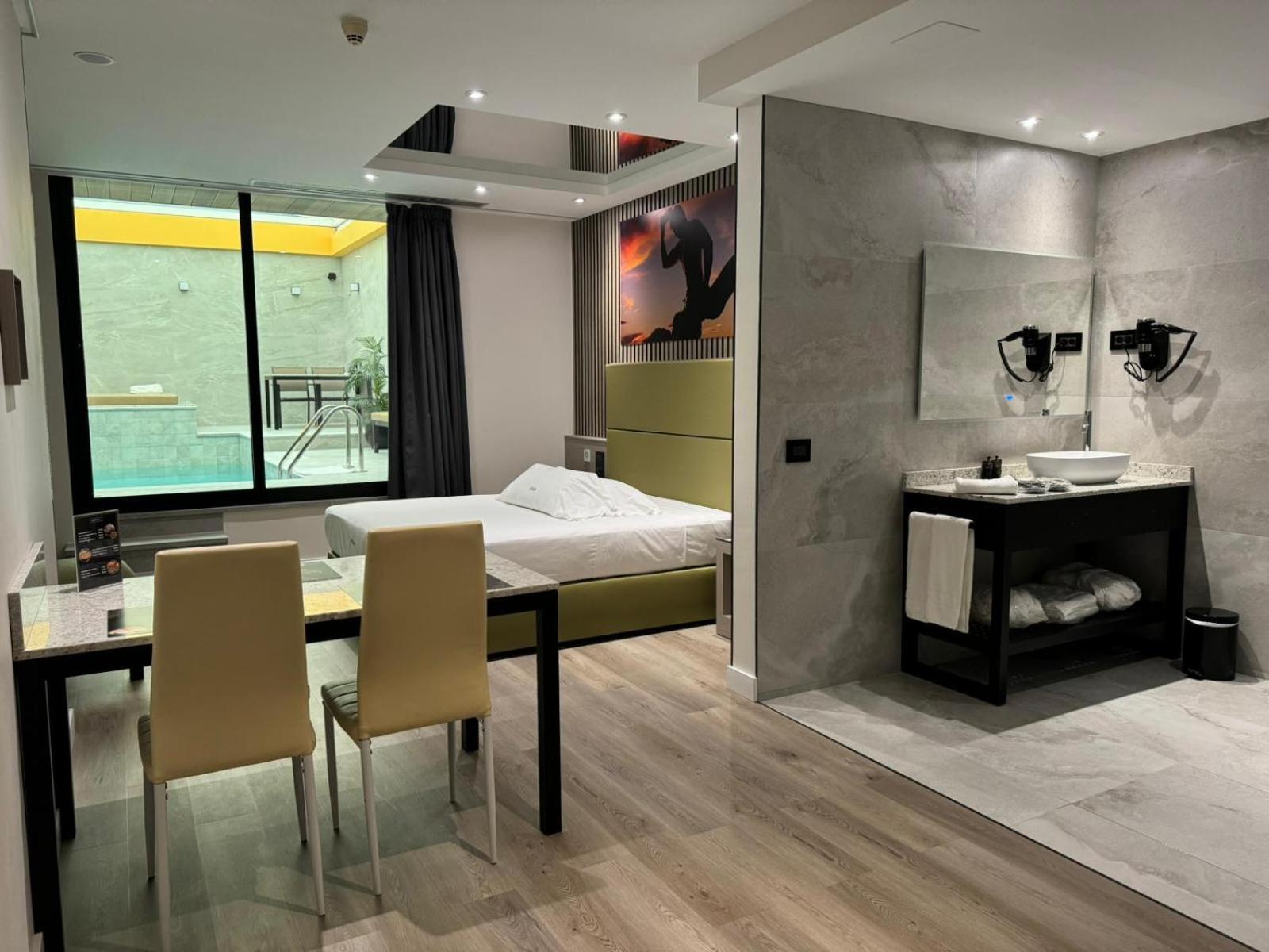 Фото Zouk Hotel - Adults Only