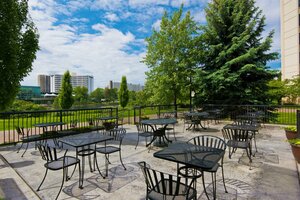 Гостиница Oxford Suites Downtown Spokane