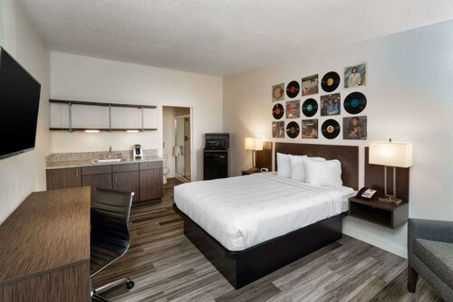 Гостиница Hillside Crossing Nashville a Ramada by Wyndham в Нашвилле