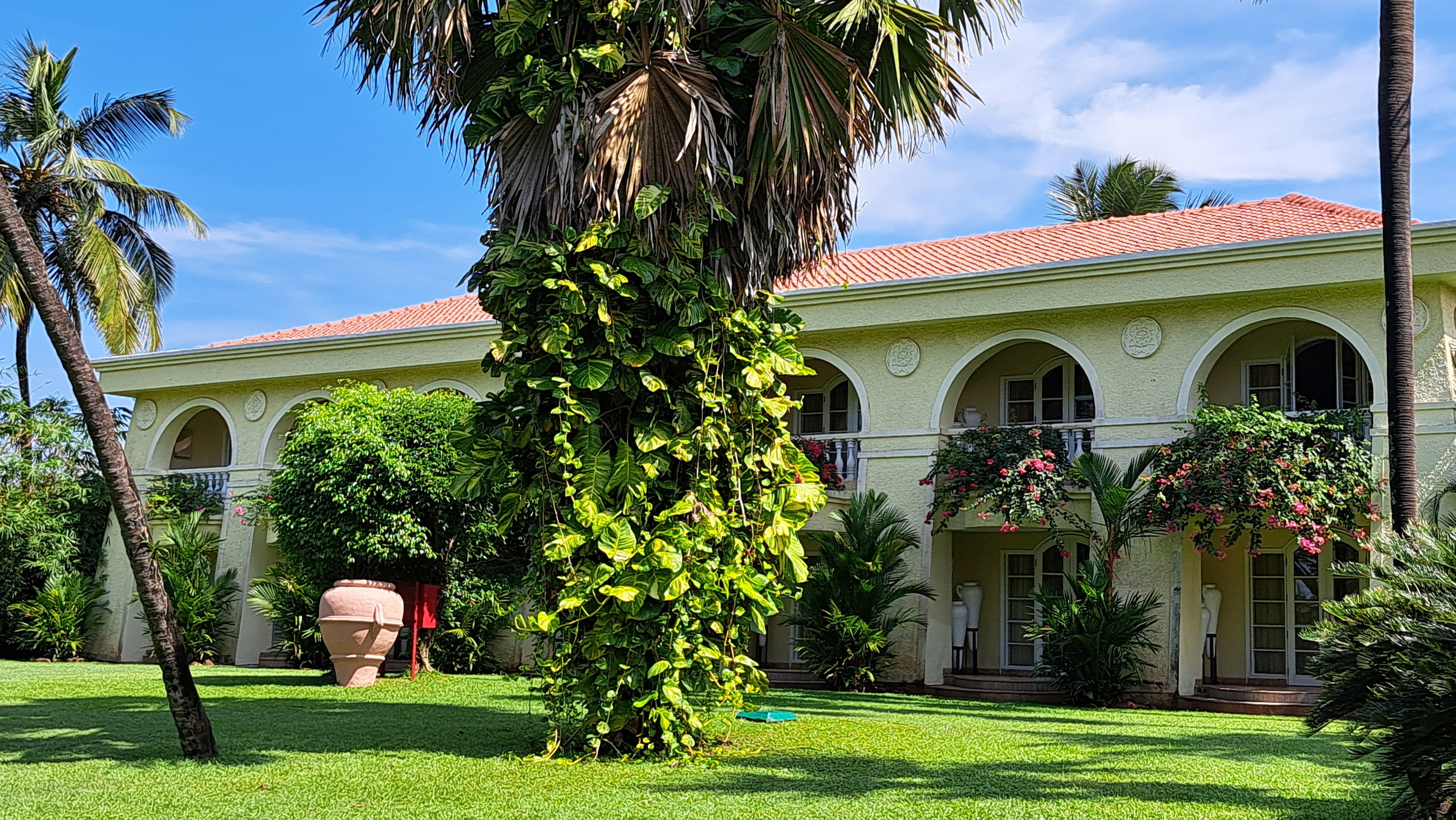 Фото The Zuri White Sands Goa Resort & Casino