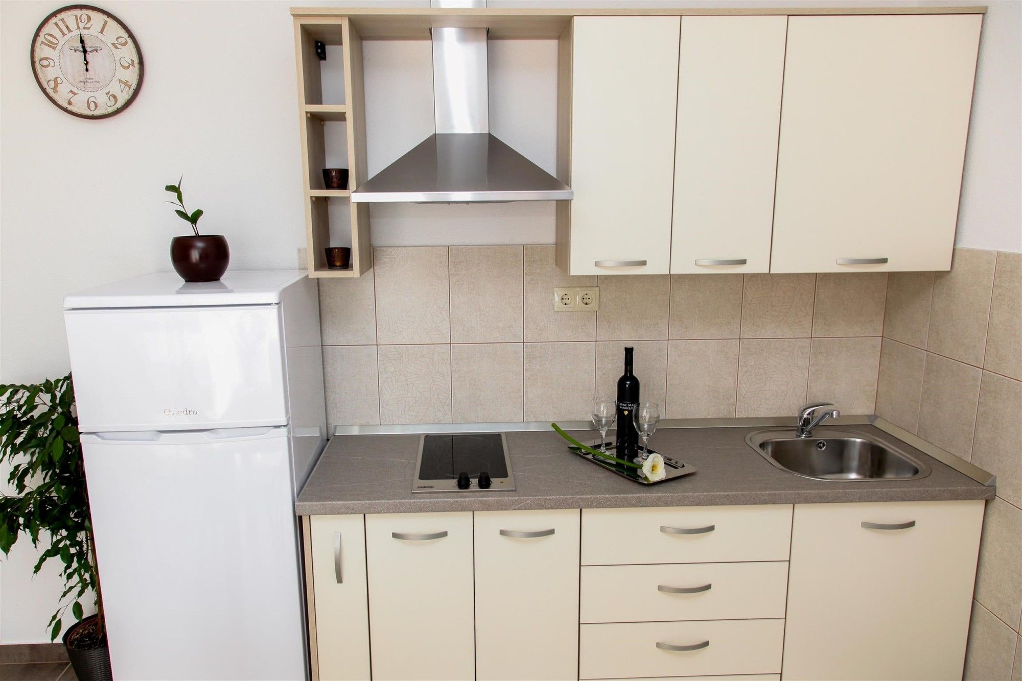 Фото Kaja - right next to the beach