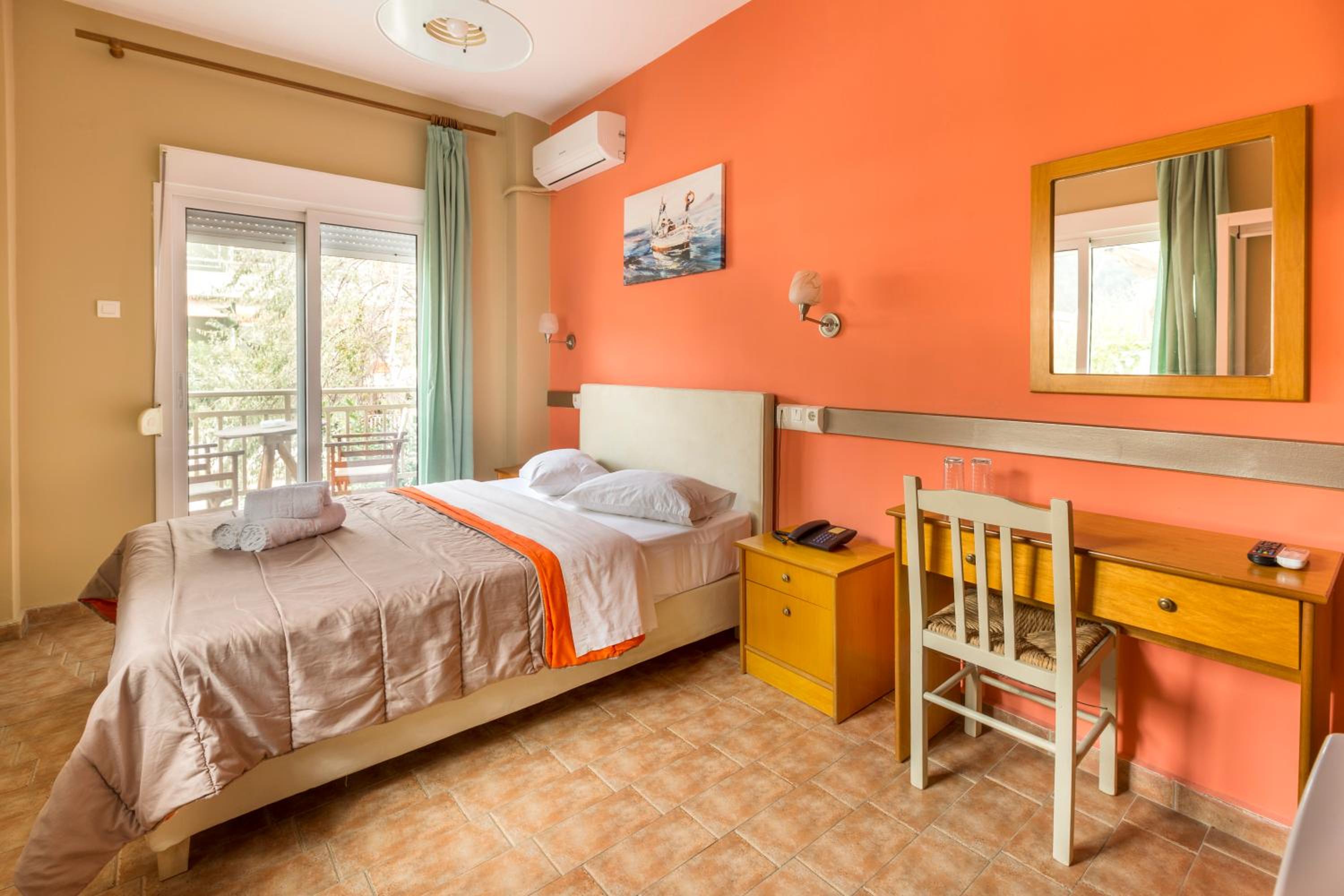 Фото Hotel Almira