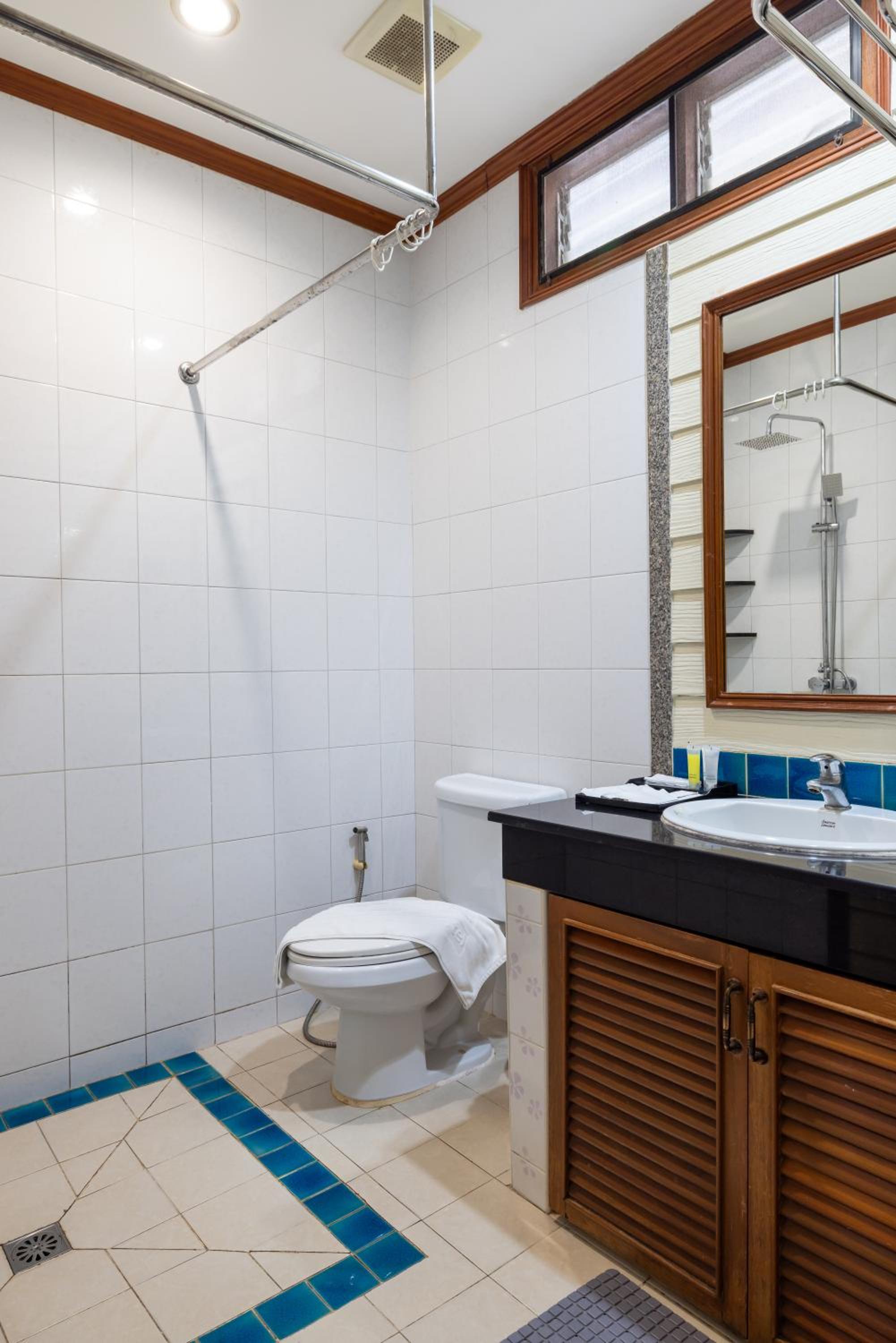 Фото Oyo 510 Thai Palace Resort