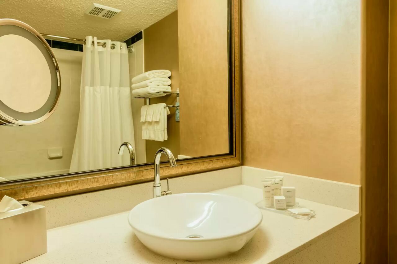 Фото Radisson Hotel & Suites Fort McMurray