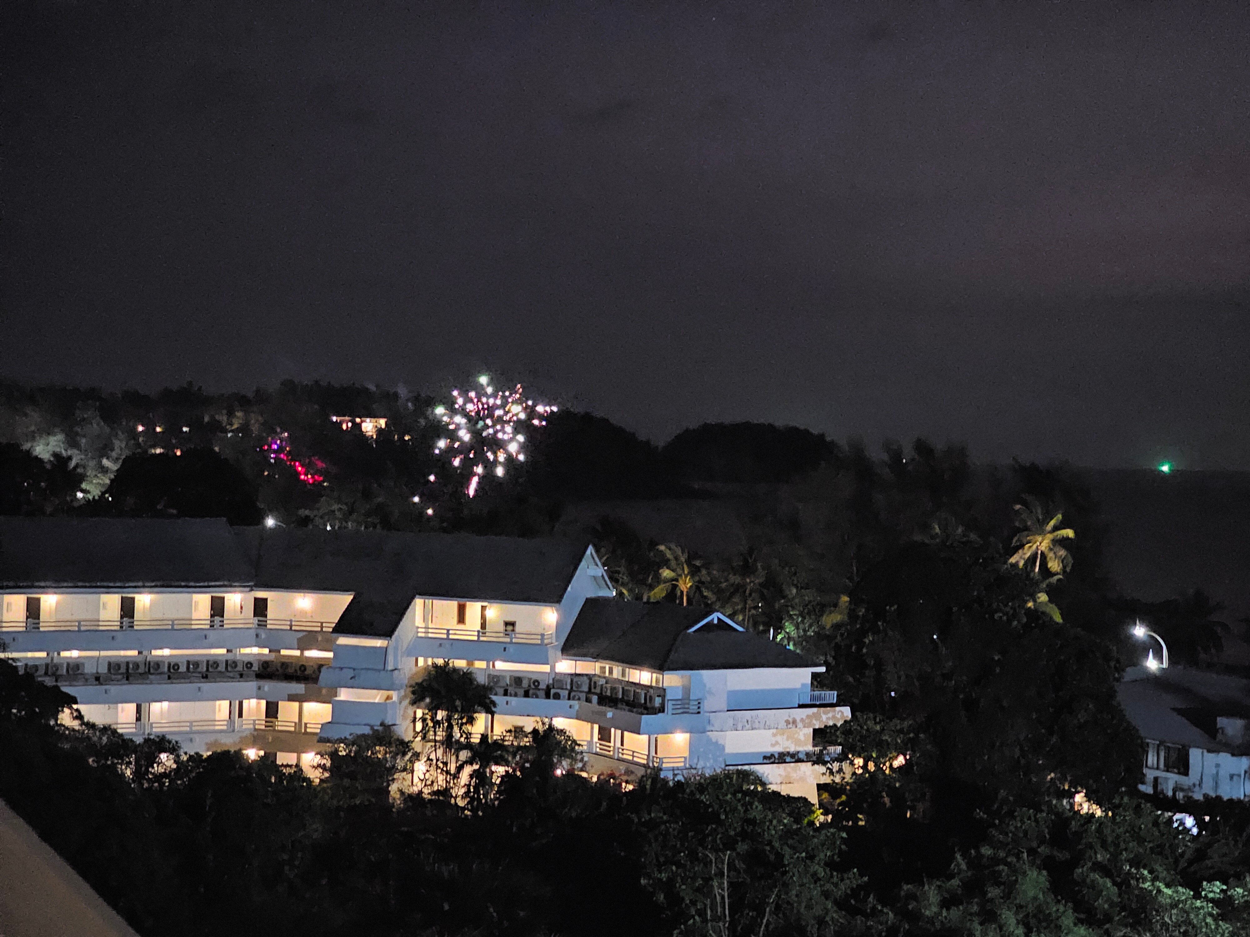 Фото Pullman Phuket Karon Beach Resort