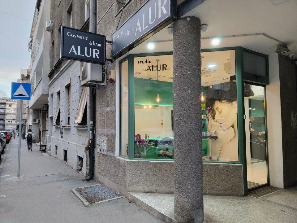 Studio lepote Alur