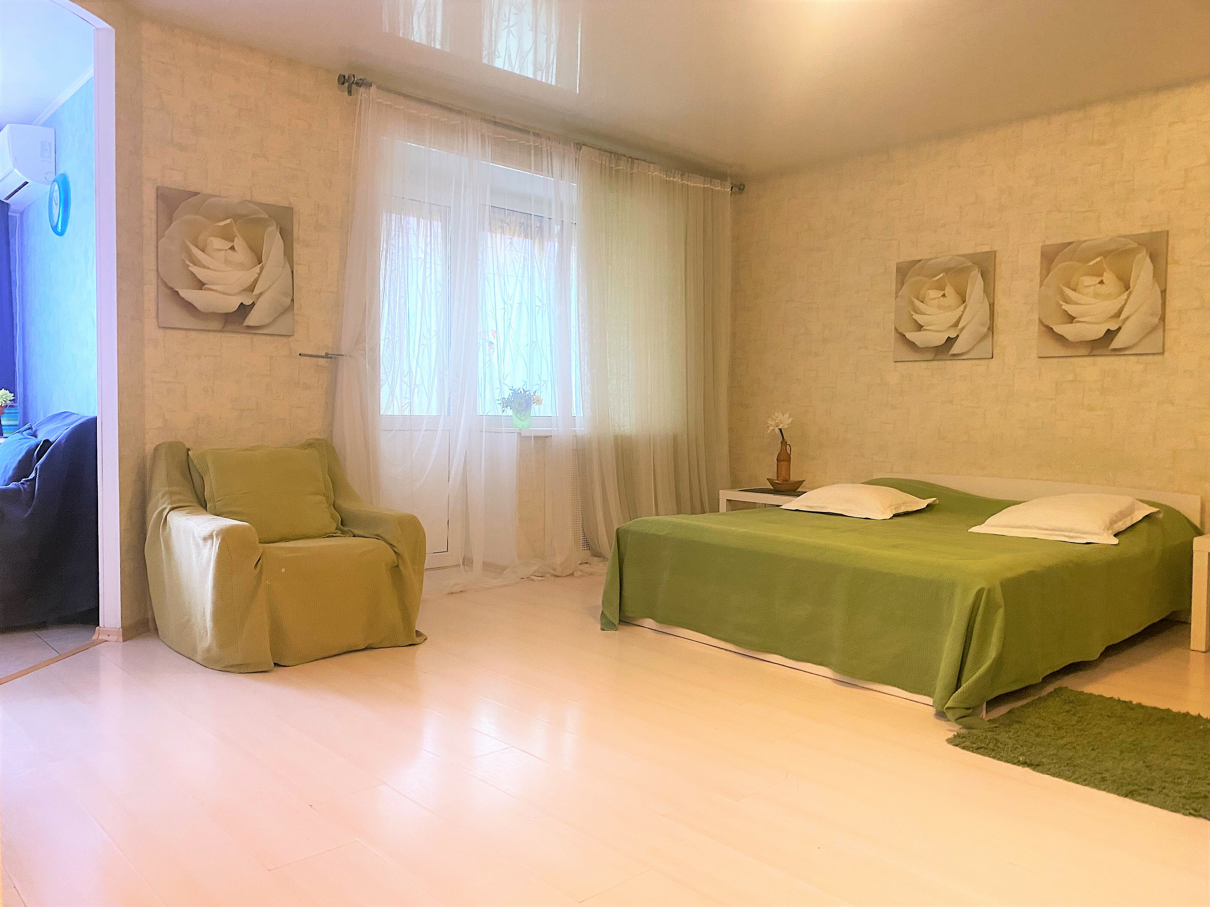 Фото Апартаменты Мегаполис ул. 40-лет Октября 14-203