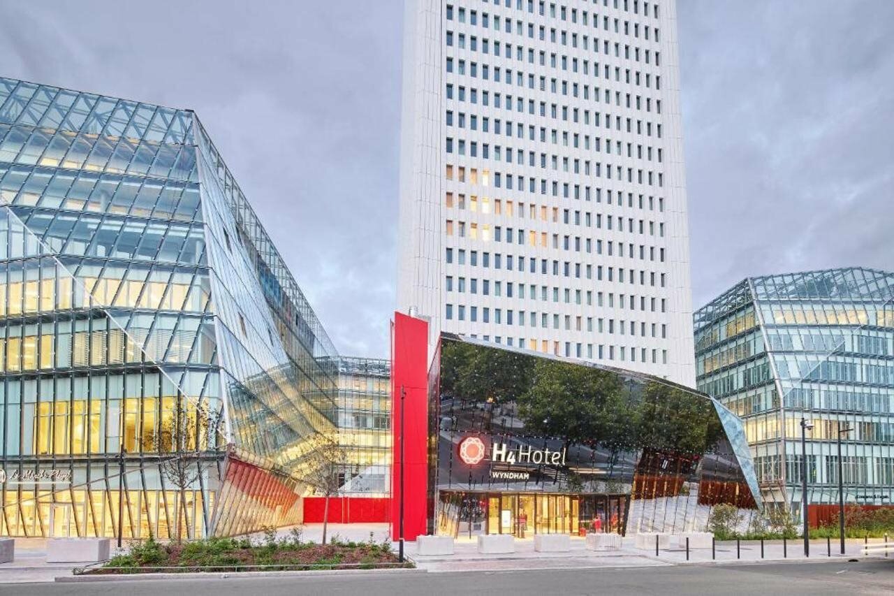 Фото H4 Hotel Wyndham Paris Pleyel Resort