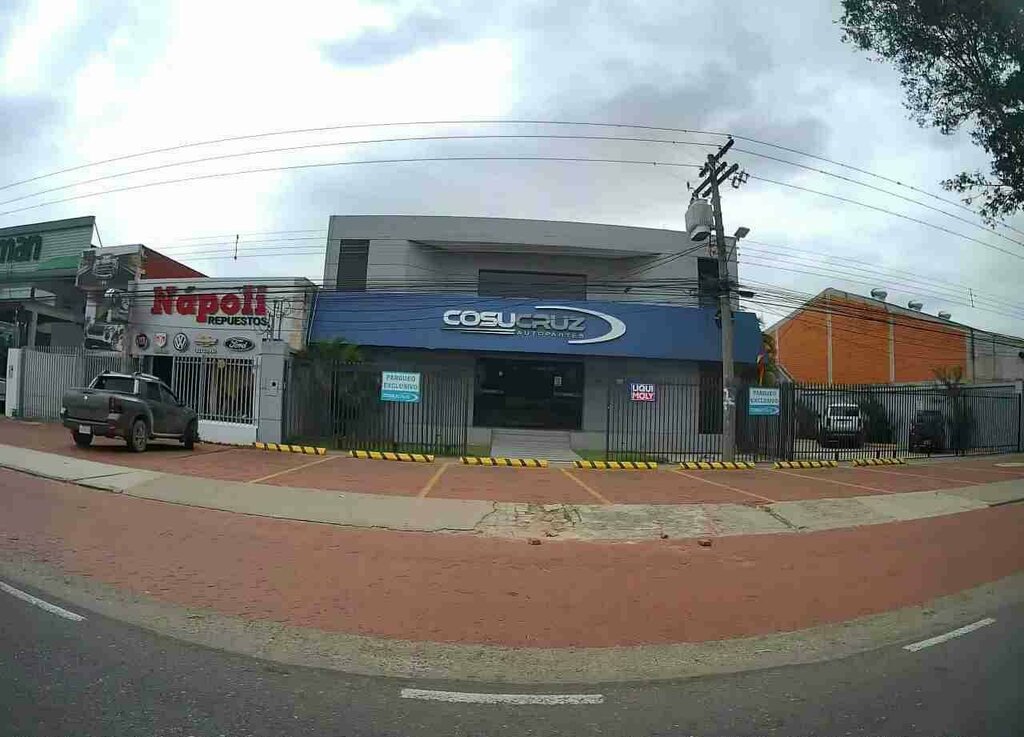 Auto parts and auto goods store Cosucruz Autopartes, Santa Cruz de la Sierra, photo