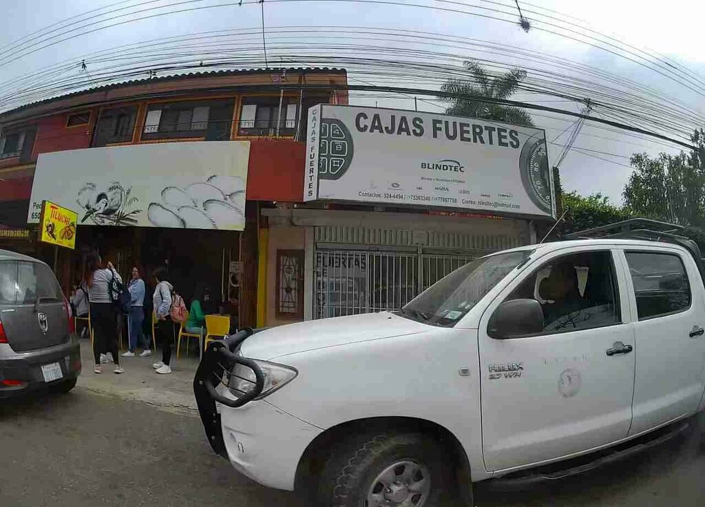 Restaurant Saltenas Tiluchi, Santa Cruz de la Sierra, photo