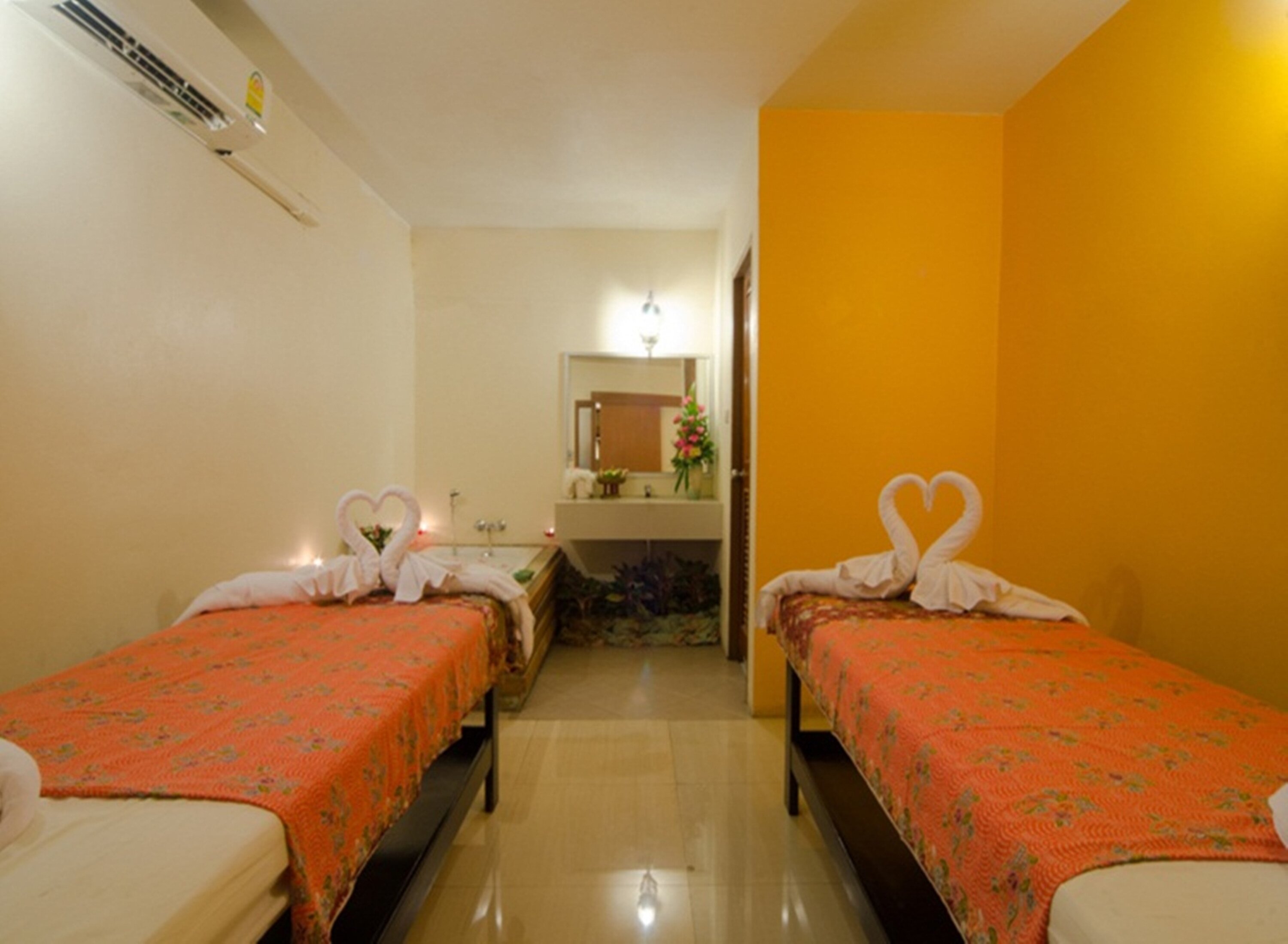 Фото Eastiny Place Hotel